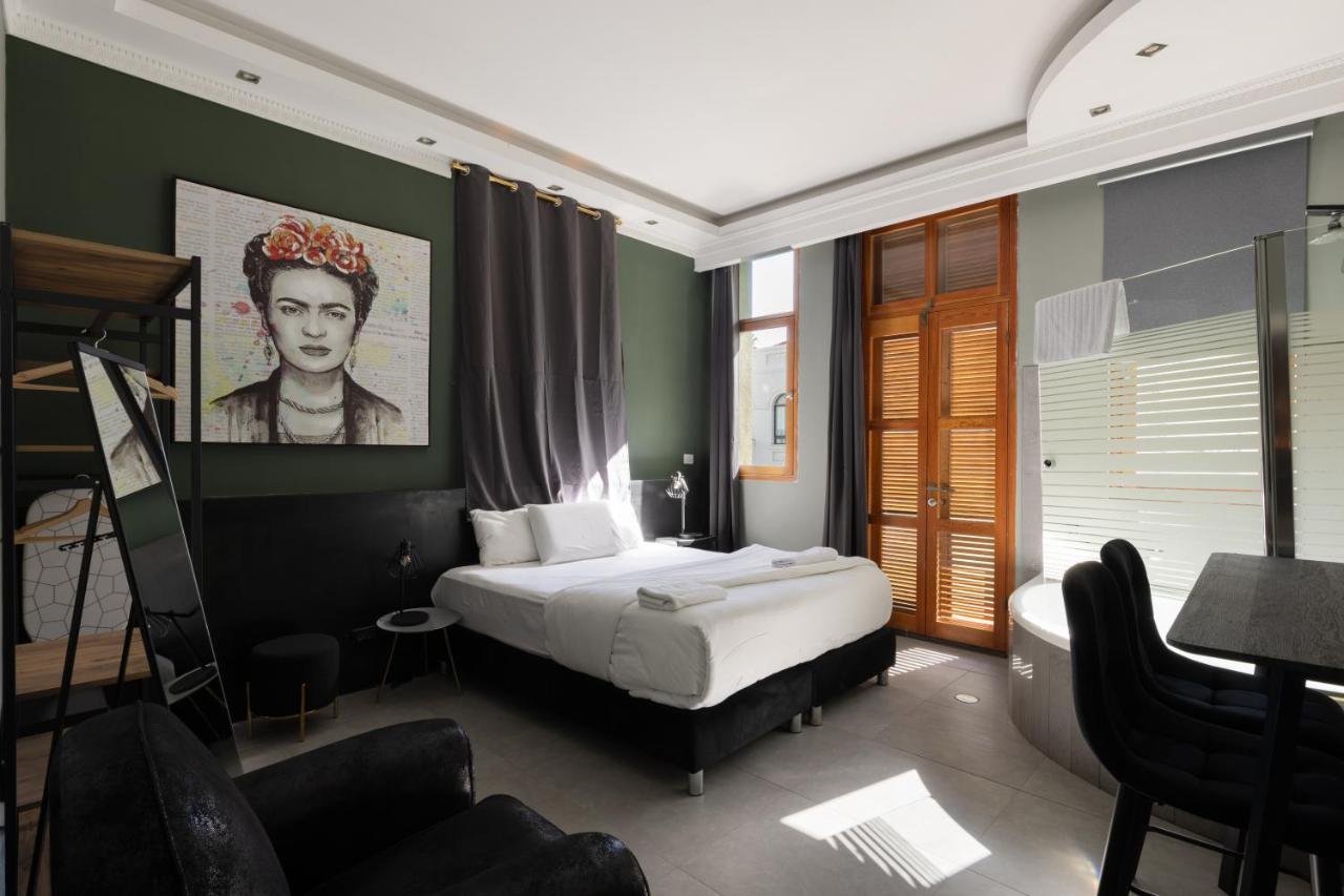 By Raphael Aparthotel