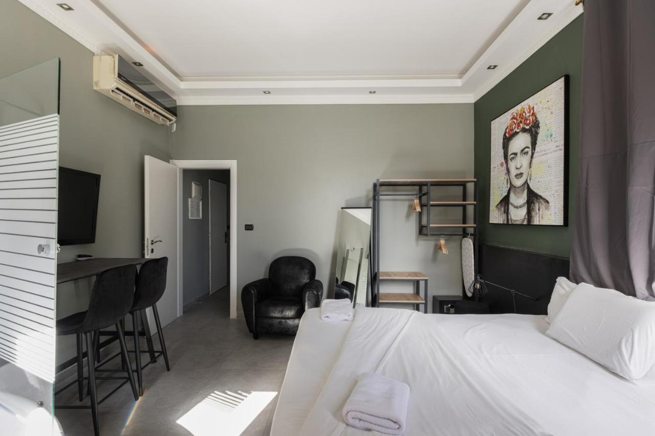 By Raphael Aparthotel